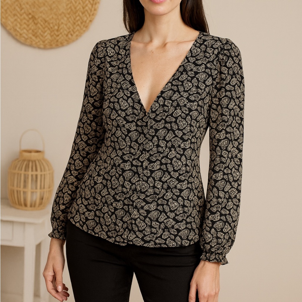 Boden green paisley printed v neck button down long sleeve blouse